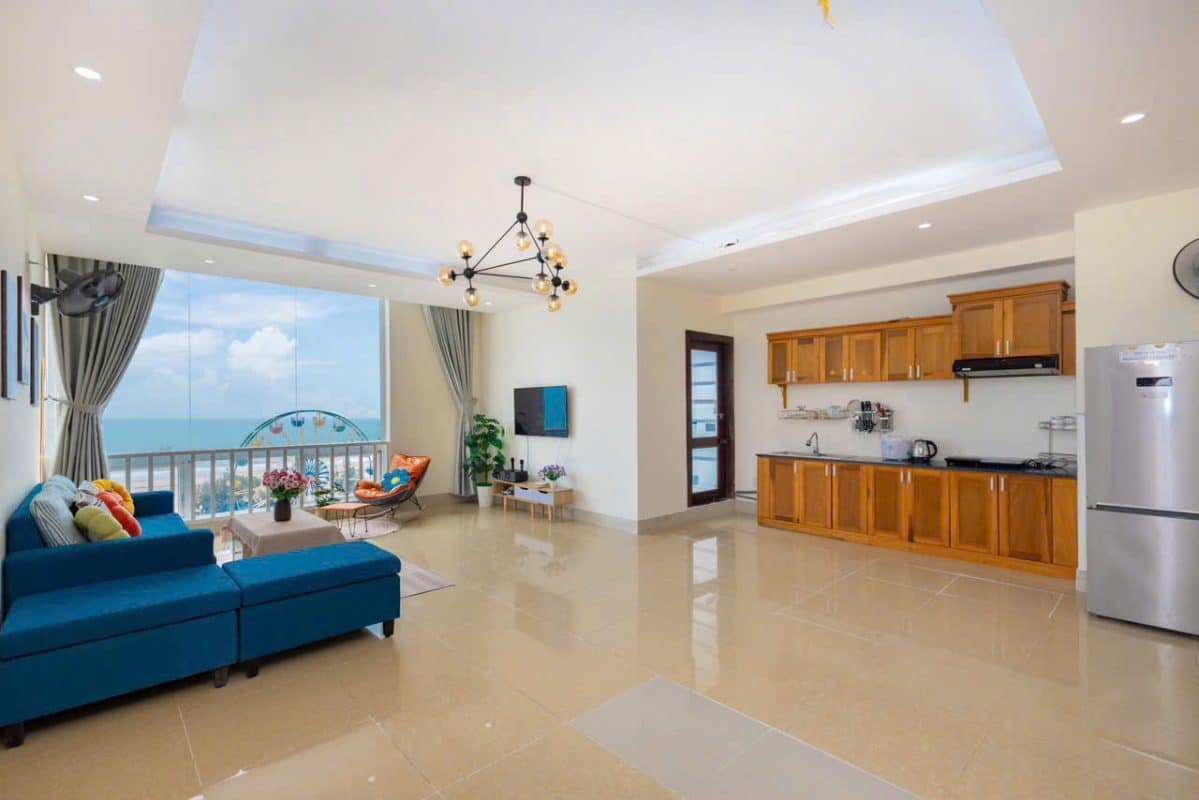 Mã căn 8H, 130m², 3 phòng ngủ, view trực diện biển Bãi Sau